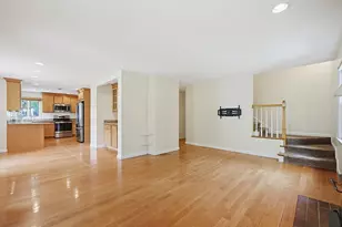 6 Oakwood Ct, Framingham, MA 01701 - Photo 10