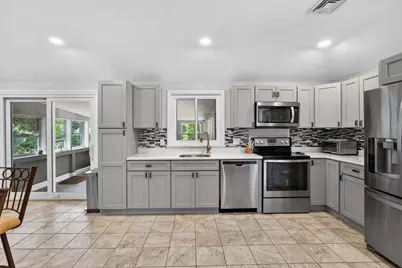 425 Rogers St, Tewksbury, MA 01876 - Photo 10