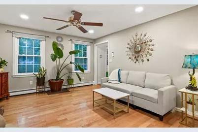 734 Lincoln St, Franklin, MA 02038 - Photo 8