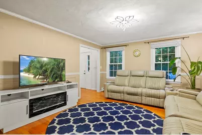 734 Lincoln St, Franklin, MA 02038 - Photo 10