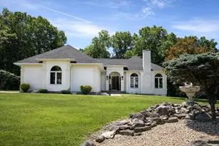 176 Genovevo Dr, Ludlow, MA 01056 - Photo 1