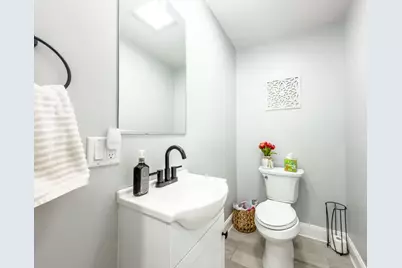 212 Main St, Fairhaven, MA 02719 - Photo 16
