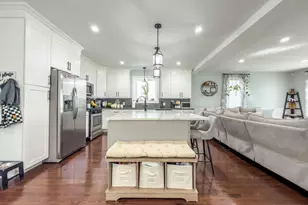 212 Main St, Fairhaven, MA 02719 - Photo 8