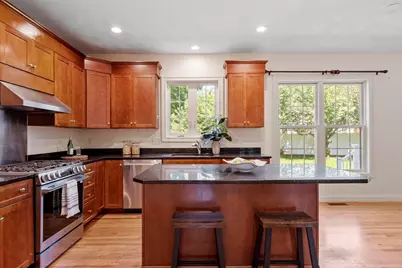 9 Meeting House Circle, Bedford, MA 01730 - Photo 2