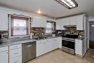 15 Monticello Ave, Springfield, MA 01109 - Photo 14