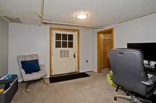 15 Monticello Ave, Springfield, MA 01109 - Photo 36