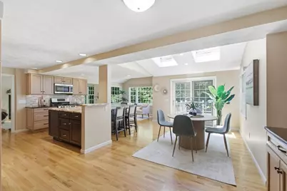 11 Thornton Dr, Burlington, MA 01803 - Photo 8