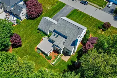11 Thornton Dr, Burlington, MA 01803 - Photo 2