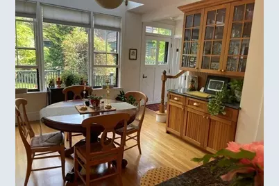 71 Abbottsford, Brookline, MA 02446 - Photo 12