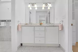 71 Abbottsford, Brookline, MA 02446 - Photo 32