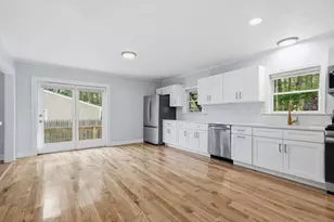 8 Ash St, Plymouth, MA 02360 - Photo 4