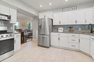 10 Ashmont Ct, Boston, MA 02122 - Photo 4