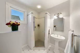 51 Chestnut St, Boston, MA 02129 - Photo 26