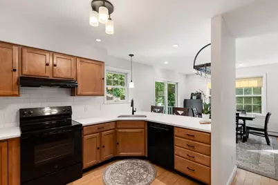 4 Circle St, Middleton, MA 01949 - Photo 10