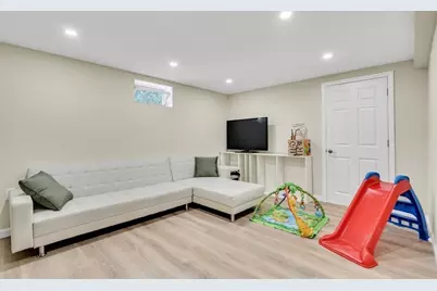 7 Liana, Woburn, MA 01801 - Photo 16