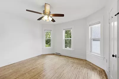 70 Sycamore St, Holyoke, MA 01040 - Photo 28
