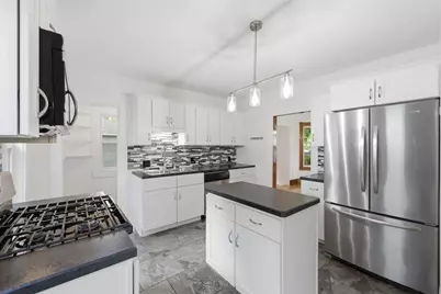 70 Sycamore St, Holyoke, MA 01040 - Photo 20