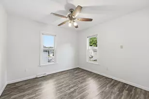 70 Sycamore St, Holyoke, MA 01040 - Photo 26
