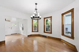 70 Sycamore St, Holyoke, MA 01040 - Photo 10