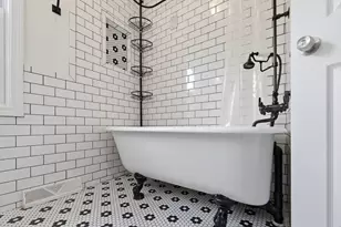 70 Sycamore St, Holyoke, MA 01040 - Photo 32