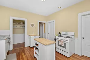 725 E 3rd St, Boston, MA 02127 - Photo 24