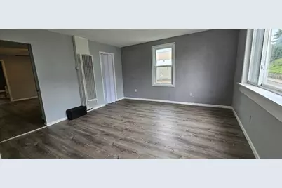 1986-1990 N Main St #2, Fall River, MA 02720 - Photo 4