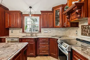 6 Suntaug St, Lynnfield, MA 01940 - Photo 10