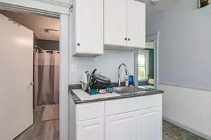 208 Prospect St, Chicopee, MA 01013 - Photo 4