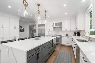 1058 Beacon St, Newton, MA 02459 - Photo 10