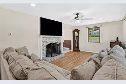 762 Center St, Ludlow, MA 01056 - Photo 18