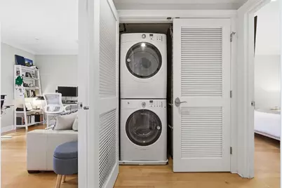 881 E 2nd St #10, Boston, MA 02127 - Photo 14