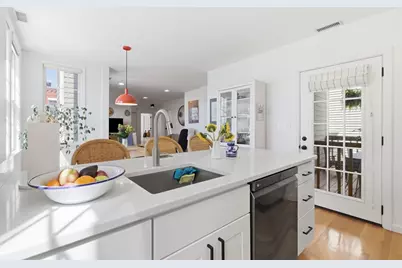88 Bartlett Street #2, Boston, MA 02129 - Photo 4
