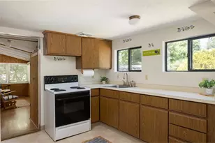 33 Kingwood St, Wareham, MA 02571 - Photo 8