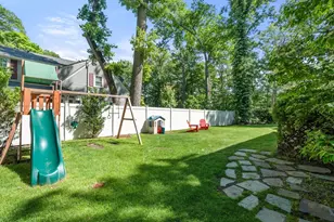 28 York Rd, Newton, MA 02468 - Photo 20