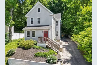 163 Elm St #1, Amesbury, MA 01913 - Photo 2
