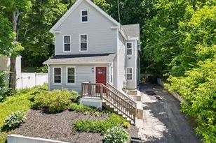 163 Elm St, Amesbury, MA 01913 - Photo 2