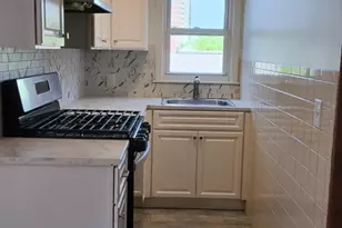 570 William St, Fall River, MA 02721 - Photo 6