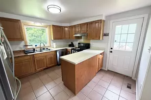 28 Armory Ln, Southbridge, MA 01550 - Photo 4