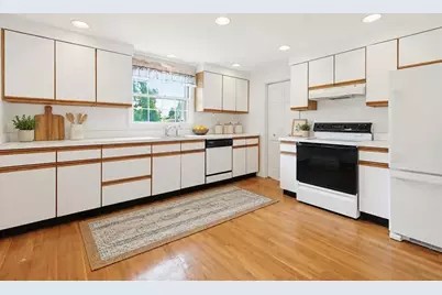 22 Chilton St, Belmont, MA 02478 - Photo 8