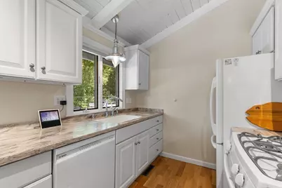 133 Edgewater Dr W, Falmouth, MA 02536 - Photo 16