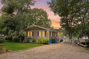 133 Edgewater Dr W, Falmouth, MA 02536 - Photo 1