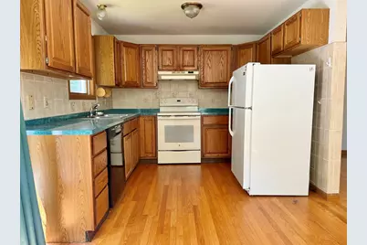 68 Hastings St, Greenfield, MA 01301 - Photo 4