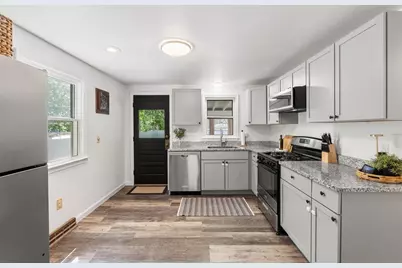 88 Hathaway St, Wareham, MA 02571 - Photo 14