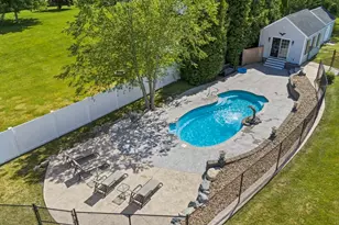 67 Franklin St, Halifax, MA 02338 - Photo 4