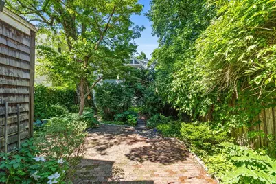 410 Franklin Street, Cambridge, MA 02139 - Photo 10