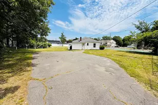 103 Brook St, Clinton, MA 01510 - Photo 2