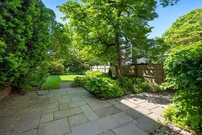 33 Chestnut St, Salem, MA 01970 - Photo 36