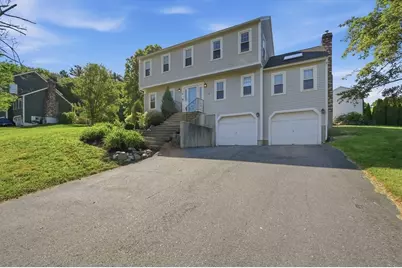 4 Tracy Ann Drive, Grafton, MA 01536 - Photo 2