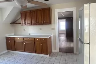 148 B St, Lowell, MA 01851 - Photo 2