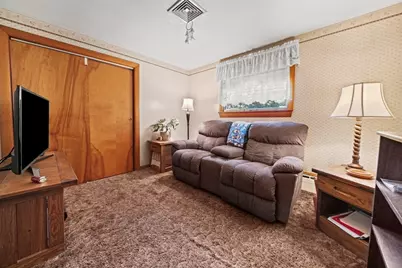 111 Hamilton St, Saugus, MA 01906 - Photo 12